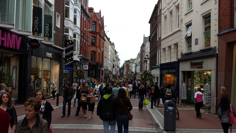 2013-08-24 18.51.23.jpg - Busy pedestrian-only Grafton street, which connects Trinity College with St. Stephen's Green